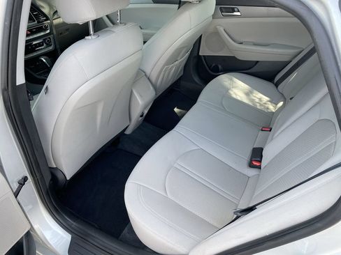Used 2018 Hyundai Sonata SE FWD image 25