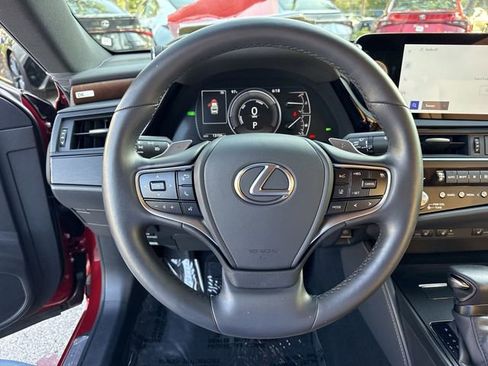 Used 2025 Lexus ES 300h w/ Premium Package FWD image 14