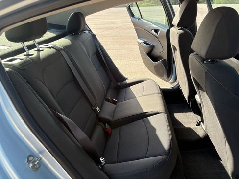 Used 2017 Chevrolet Cruze LS FWD image 22