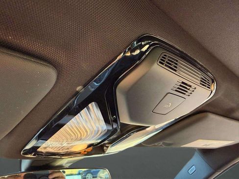 Used 2025 BMW 330i Sedan image 32