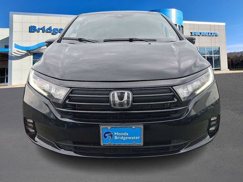 Used 2023 Honda Odyssey Sport image 2