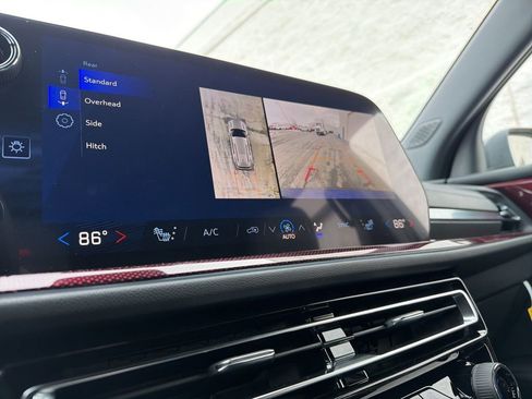 New 2026 Chevrolet Traverse Z71 w/ Enhanced Driving Package image 16