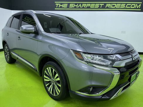 Used 2020 Mitsubishi Outlander SEL image 2