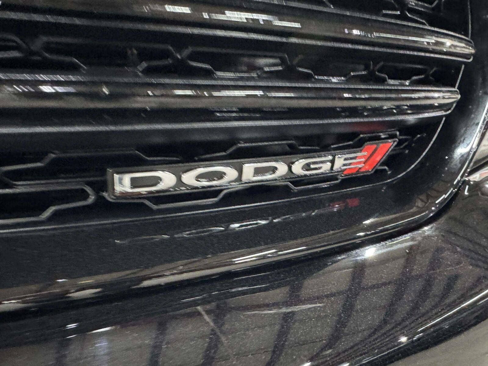 Used 2023 Dodge Charger SXT w/ Blacktop Package AWD/4WD image 17