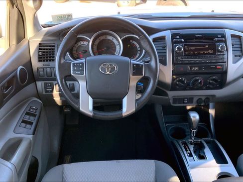 Used 2012 Toyota Tacoma PreRunner image 5