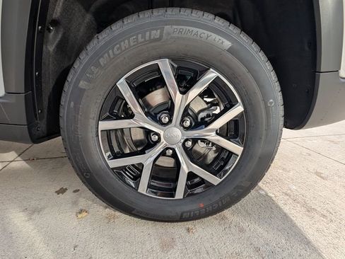 New 2025 Jeep Grand Cherokee Limited image 42