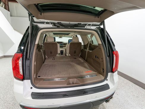 Used 2023 GMC Yukon XL Denali w/ Denali Reserve Package image 40