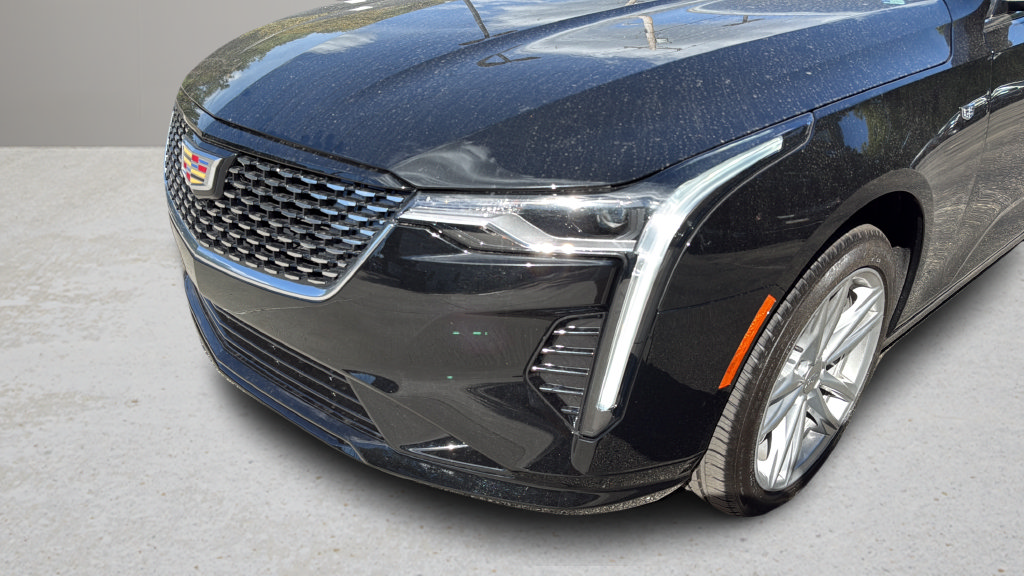 Used 2022 Cadillac CT4 Luxury w/ Cold Weather Package AWD/4WD image 9