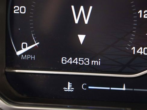 Used 2024 GMC Sierra 1500 AT4 w/ Technology Package AWD/4WD image 18