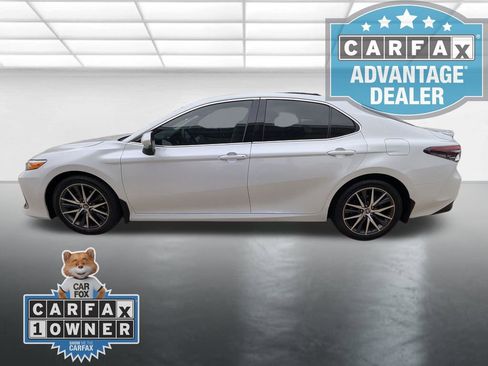 Used 2024 Toyota Camry XLE FWD image 25