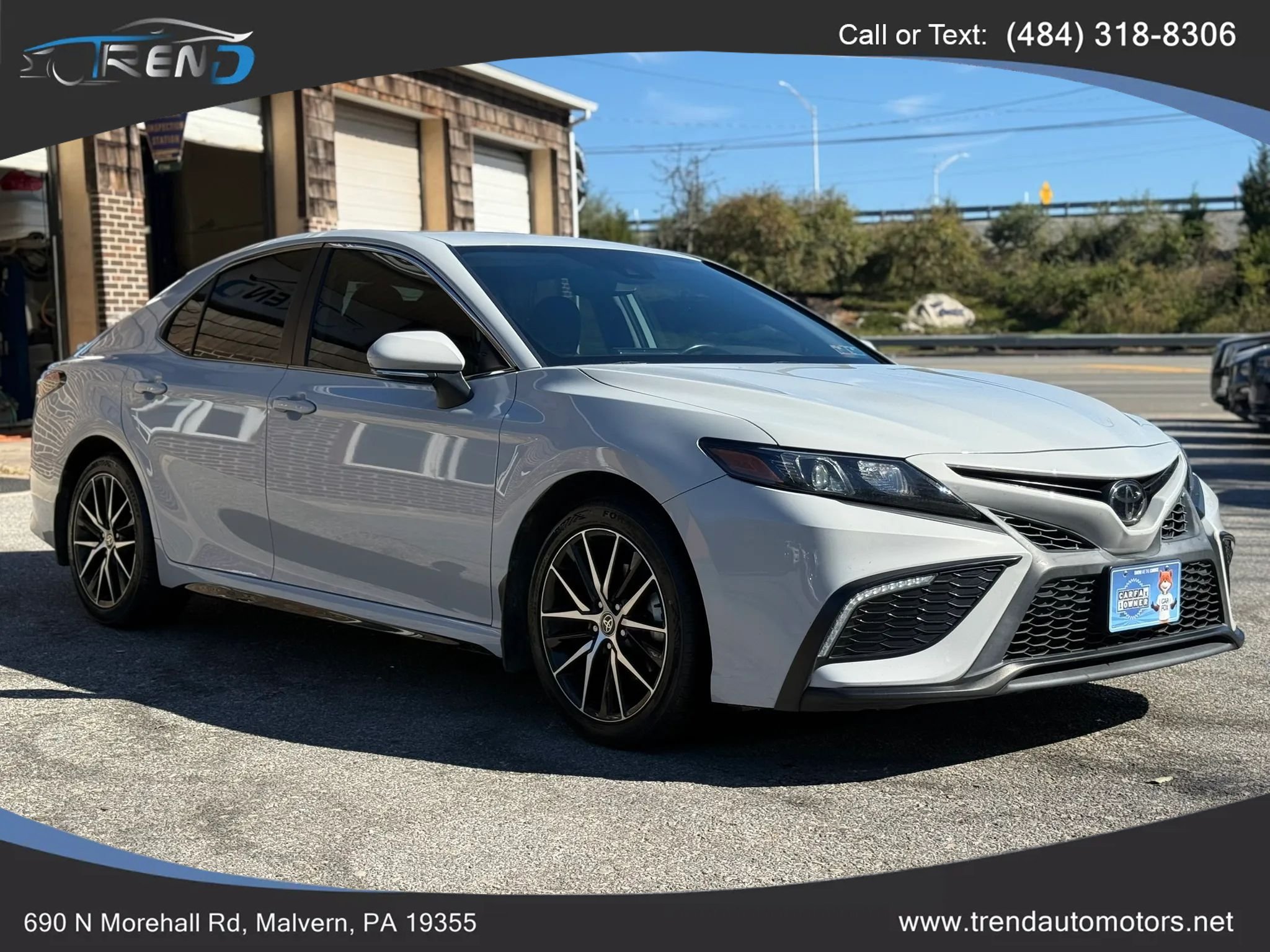 Used 2022 Toyota Camry SE FWD image 1