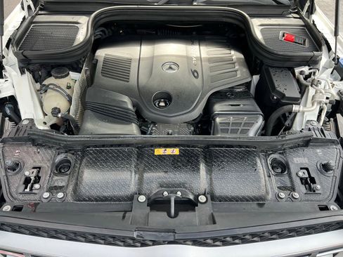 Used 2022 Mercedes-Benz GLS 450 4MATIC image 17