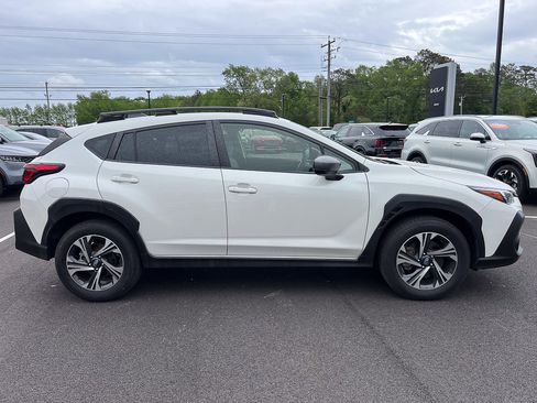 Used 2024 Subaru Crosstrek 2.0i Premium AWD/4WD image 9