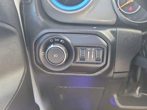 Used 2022 Jeep Wrangler Sport AWD/4WD image 24