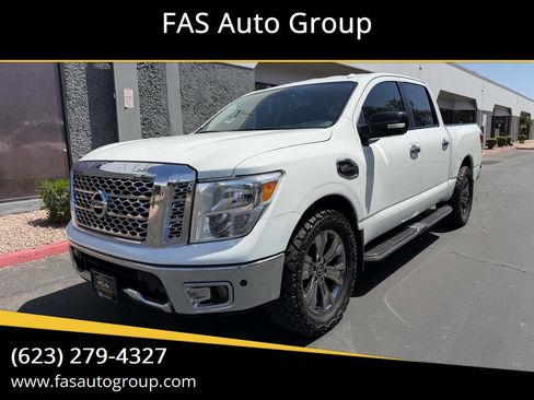 Used 2017 Nissan Titan SV image 1
