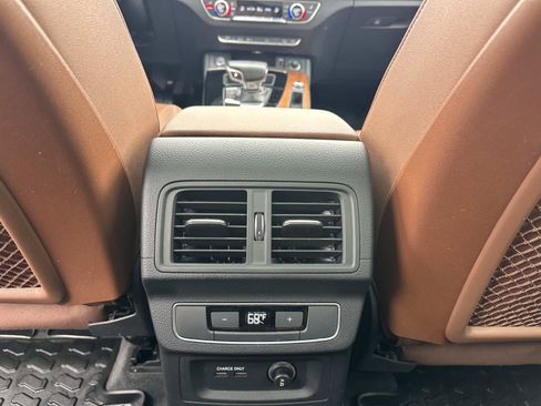 Used 2023 Audi Q5 2.0T Premium w/ Convenience Package image 15