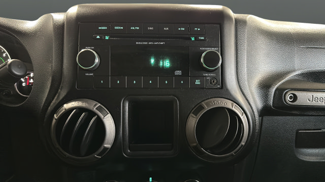 Used 2016 Jeep Wrangler Sport AWD/4WD image 13