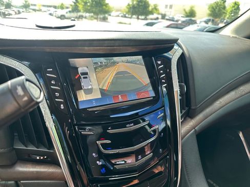 Used 2017 Cadillac Escalade Premium Luxury RWD image 25