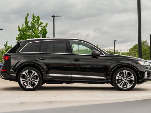Used 2023 Audi Q7 3.0T Prestige w/ Prestige Package AWD/4WD image 3