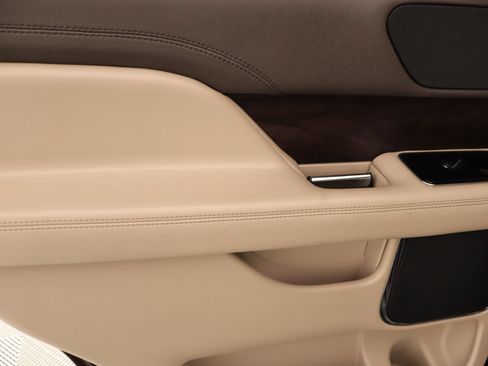 Used 2024 Lincoln Navigator Premiere AWD/4WD image 19