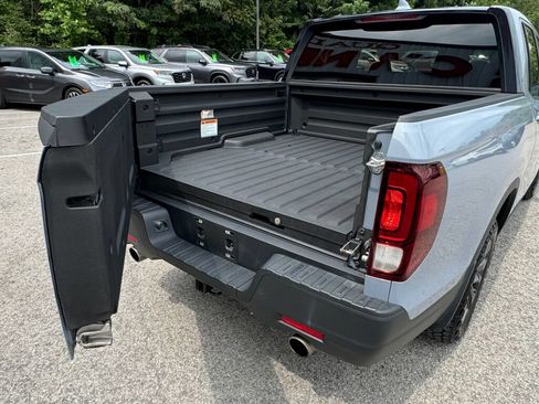 Used 2023 Honda Ridgeline Sport image 18
