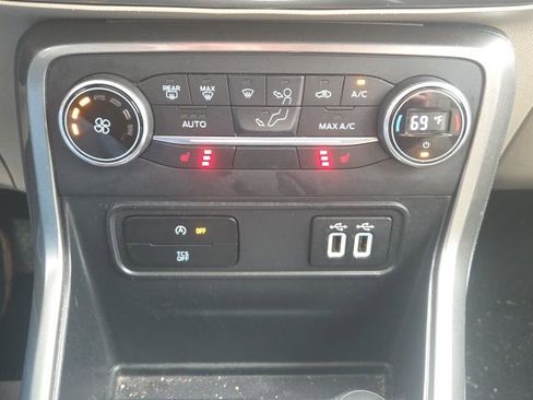 Used 2018 Ford EcoSport SE image 26
