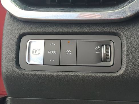 Certified 2025 GMC Acadia Elevation FWD image 17