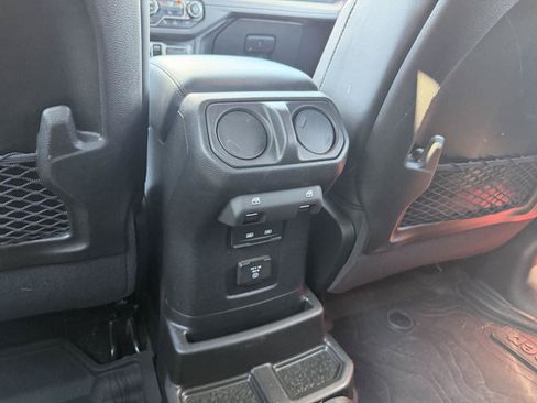 Used 2024 Jeep Wrangler Unlimited Rubicon w/ Safety Group AWD/4WD image 9