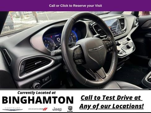 Used 2020 Chrysler Pacifica Touring-L w/ Advanced Safetytec Group image 12