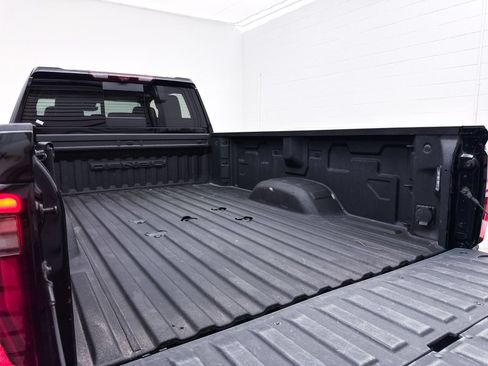Used 2024 GMC Sierra 2500 Denali w/ Denali Reserve Package AWD/4WD image 3