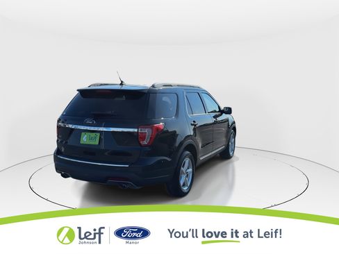 Used 2018 Ford Explorer XLT w/ Equipment Group 202A image 8