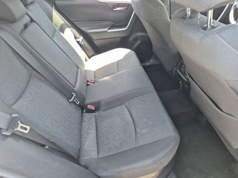 Used 2021 Toyota RAV4 XLE AWD/4WD image 24