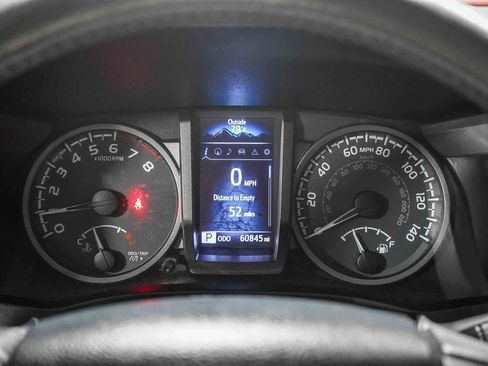 Certified 2019 Toyota Tacoma TRD Sport w/ Technology Package AWD/4WD image 25