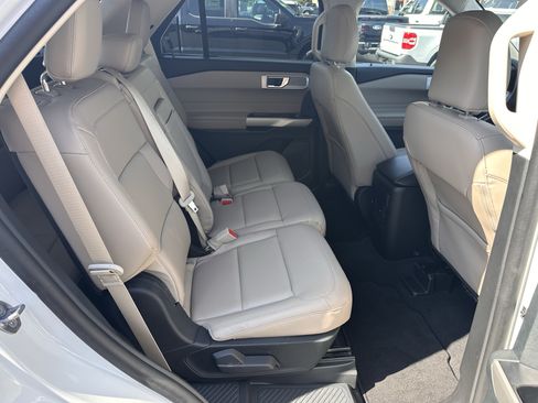 Certified 2023 Ford Explorer XLT w/ Equipment Group 202A AWD/4WD image 17