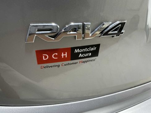 Used 2017 Toyota RAV4 LE w/ All Weather Liner Package AWD/4WD image 7
