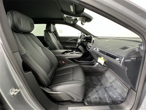Used 2025 Cadillac Lyriq Luxury image 29