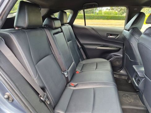 Certified 2022 Toyota Venza XLE AWD/4WD image 18