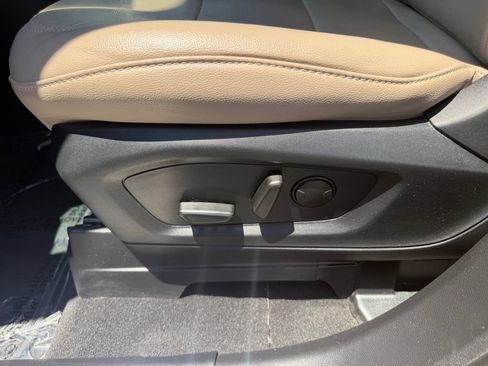 Used 2023 Ford Explorer Limited w/ Equipment Group 301A RWD image 17
