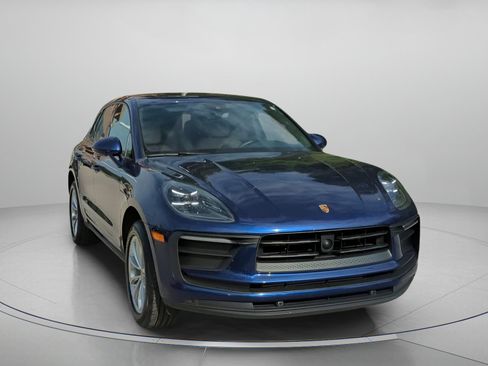 Used 2024 Porsche Macan AWD/4WD image 5