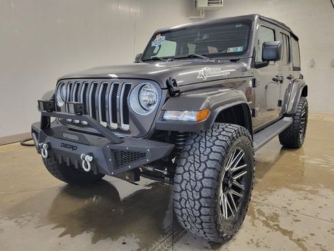 Used 2022 Jeep Wrangler Unlimited Sahara w/ Cold Weather Group AWD/4WD image 2