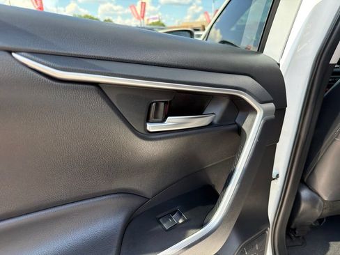 Used 2025 Toyota RAV4 XLE Premium FWD image 32