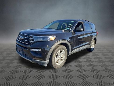 Used 2024 Ford Explorer XLT w/ Equipment Group 202A AWD/4WD image 3