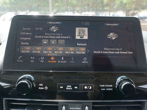 Used 2024 Nissan Armada SL w/ Captain's Chairs Package AWD/4WD image 11