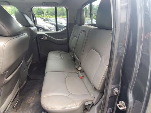 Used 2014 Nissan Frontier SL image 11