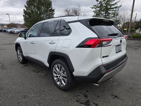 Used 2023 Toyota RAV4 Limited image 5