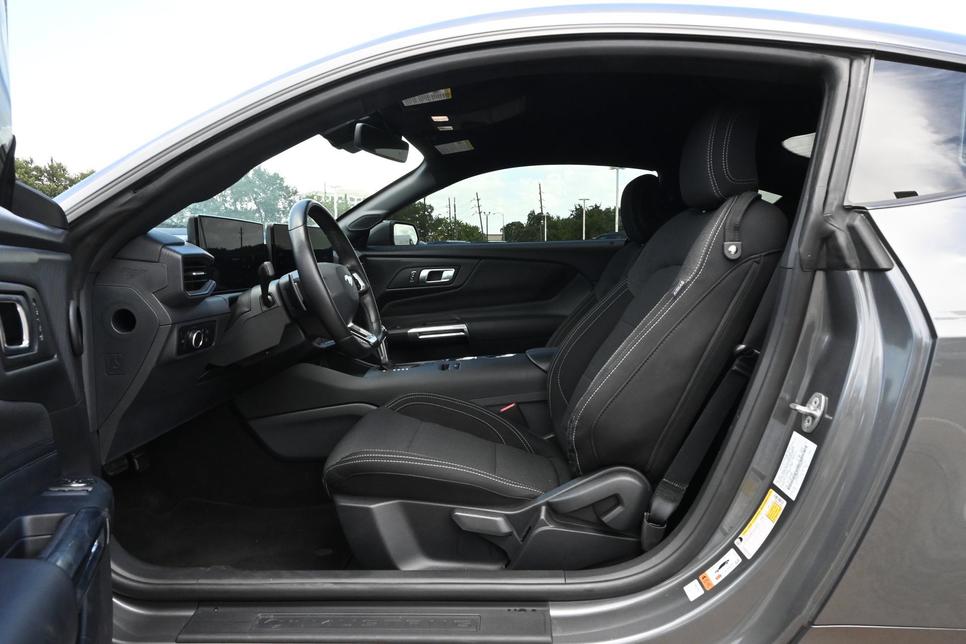 Used 2025 Ford Mustang GT RWD image 19