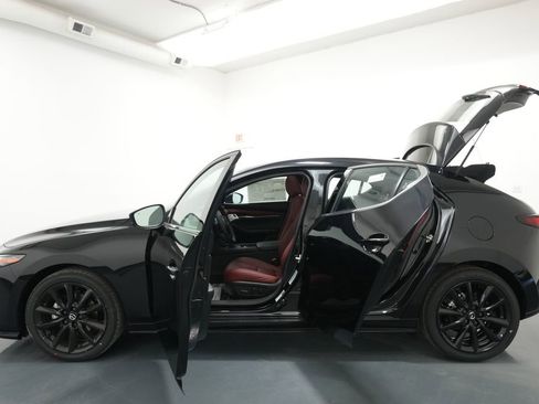 New 2026 MAZDA MAZDA3 Hatchback w/Premium Plus Pkg AWD/4WD image 26