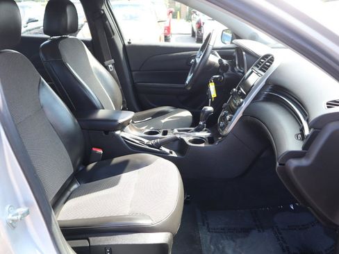 Used 2015 Chevrolet Malibu LT FWD image 9