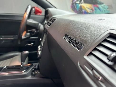 Used 2010 Dodge Challenger R/T image 24