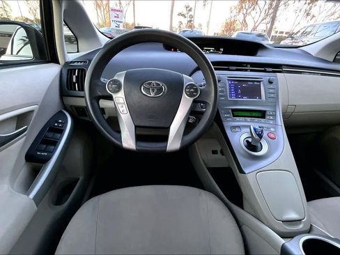 Used 2013 Toyota Prius Two image 5